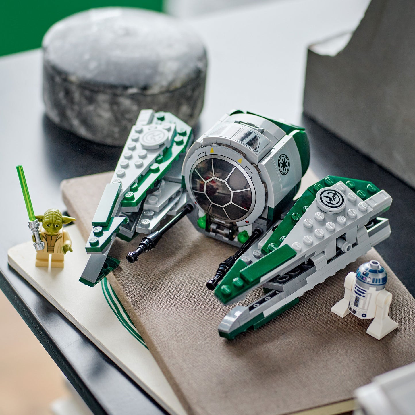 LEGO® Star Wars 75360 Yodas Jedi Starfighter™